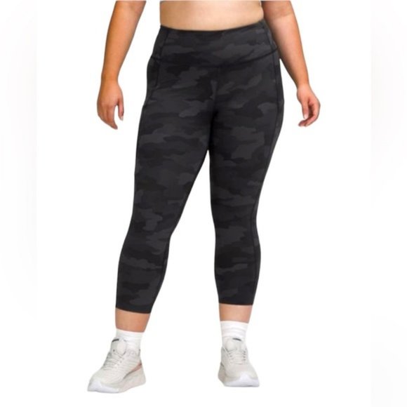 Lululemon NEW Base Pace High-Rise Crop 23
